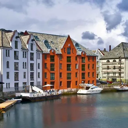 Box Alesund, Inc Wifi Free Car And Mc Parking Apartment