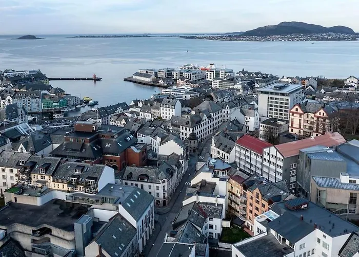 Box Alesund, Inc Wifi Free Car And Mc Parking * Ålesund