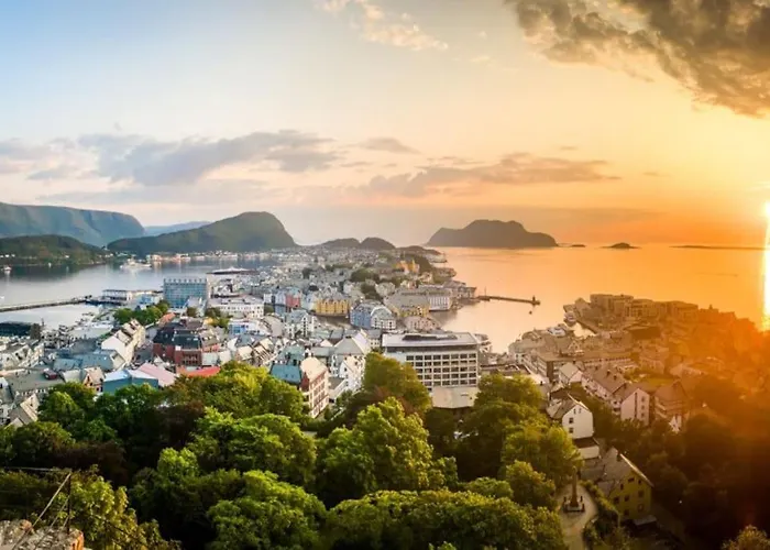 Box Alesund, Inc Wifi Free Car And Mc Parking * Ålesund