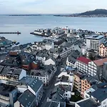 Box Alesund, Inc Wifi Free Car And Mc Parking * Ålesund