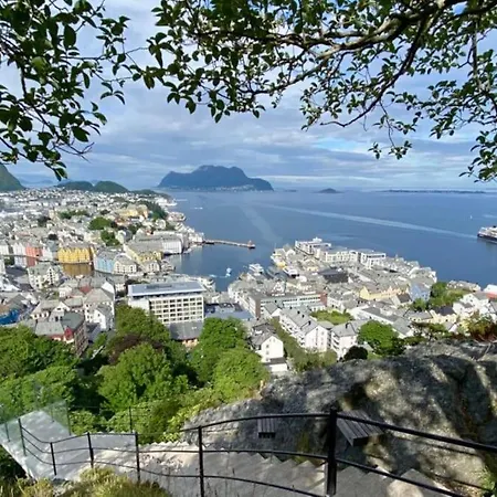 Box Alesund, Inc Wifi Free Car And Mc Parking Apartamento Ålesund
